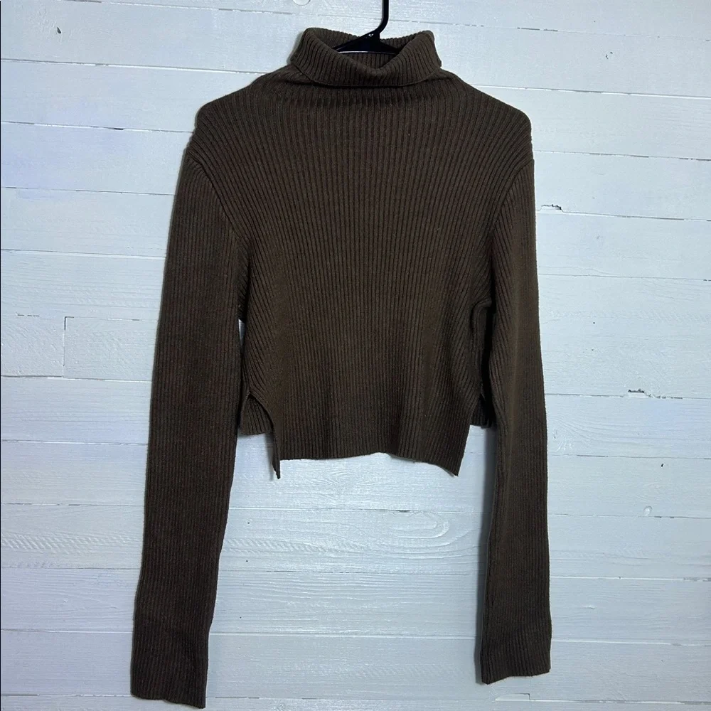 NWT Fate Ribbed Turtleneck by Vici, chocolate (brown), women’s size medium.